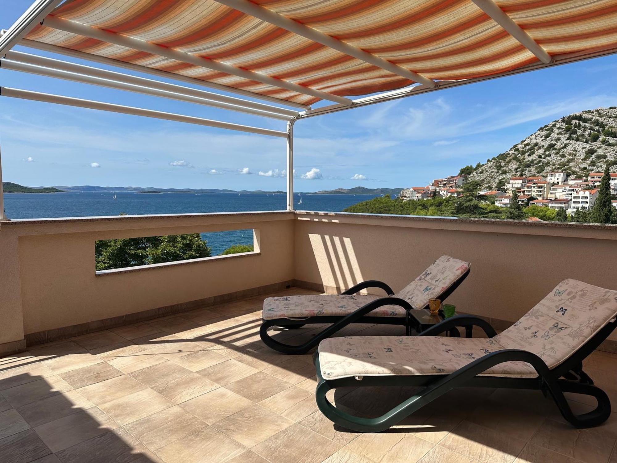 Apartment Mona 1, Fantastischer Meerblick Drage Exterior photo